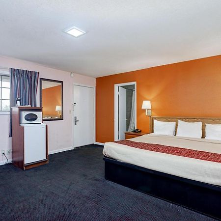 Regency Inn Fayetteville Экстерьер фото