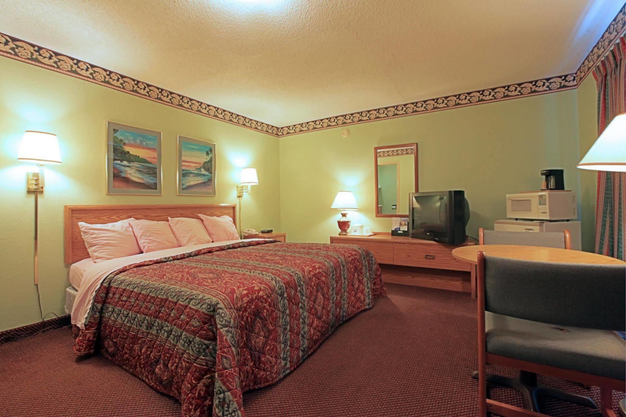 Regency Inn Fayetteville Номер фото