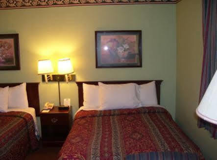 Regency Inn Fayetteville Экстерьер фото